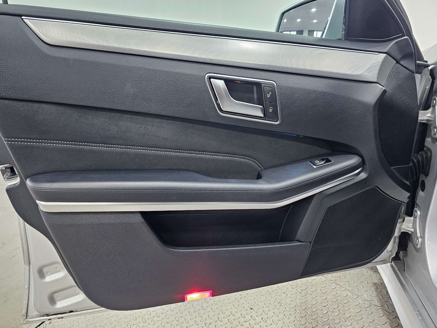 Used Mercedes-Benz E Class 2015 for sale - 76972350: Photo 96