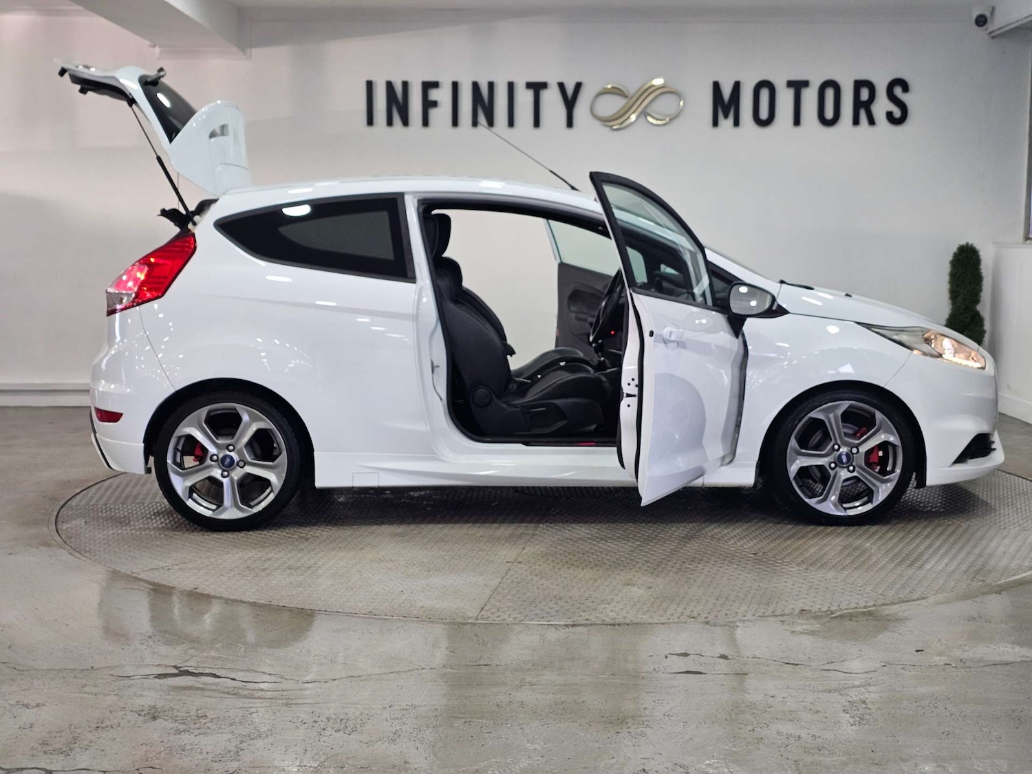 Used Ford Fiesta 2014 for sale - 77235337: Photo 42