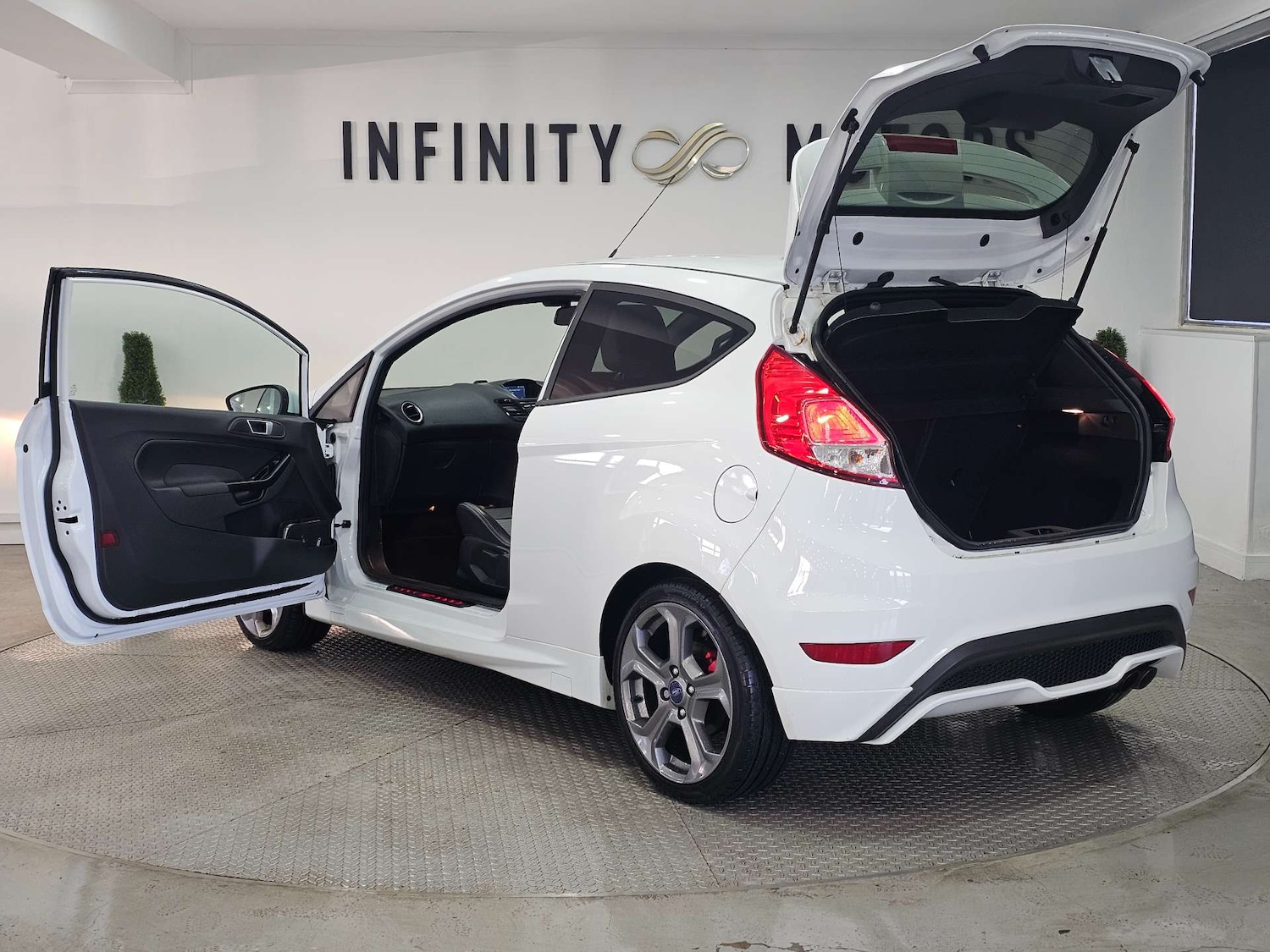 Used Ford Fiesta 2014 for sale - 77235337: Photo 46