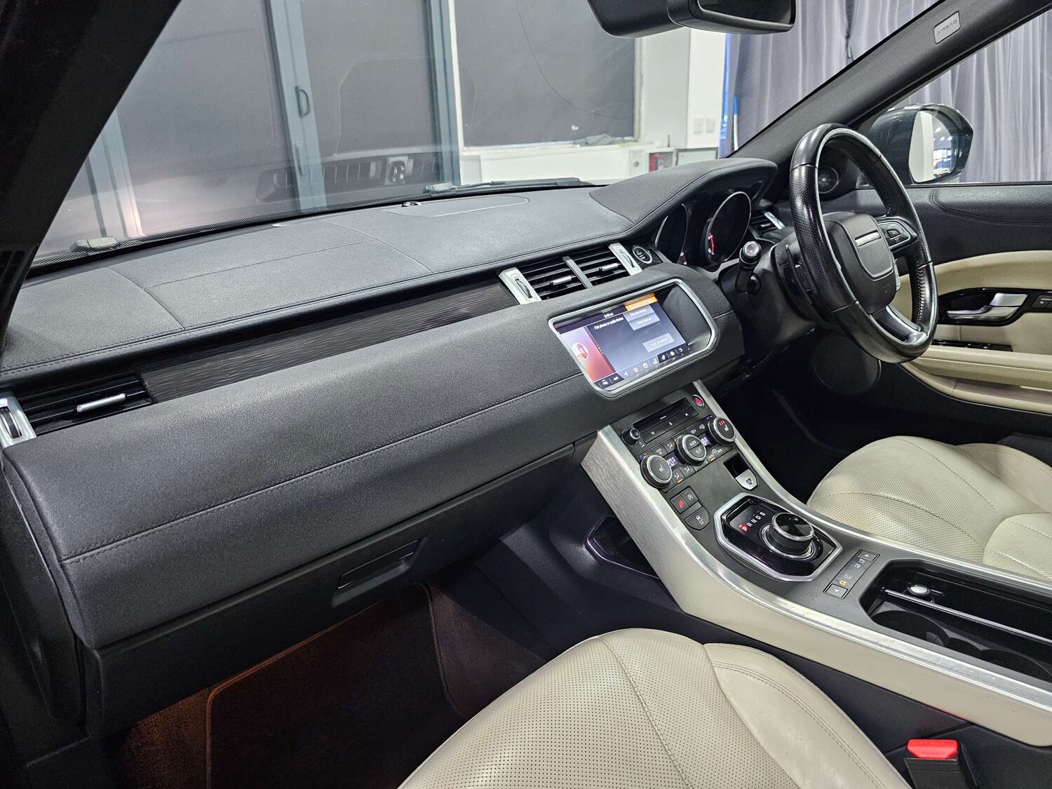 Used Land Rover Range Rover Evoque 2017 for sale - 77707525: Photo 7