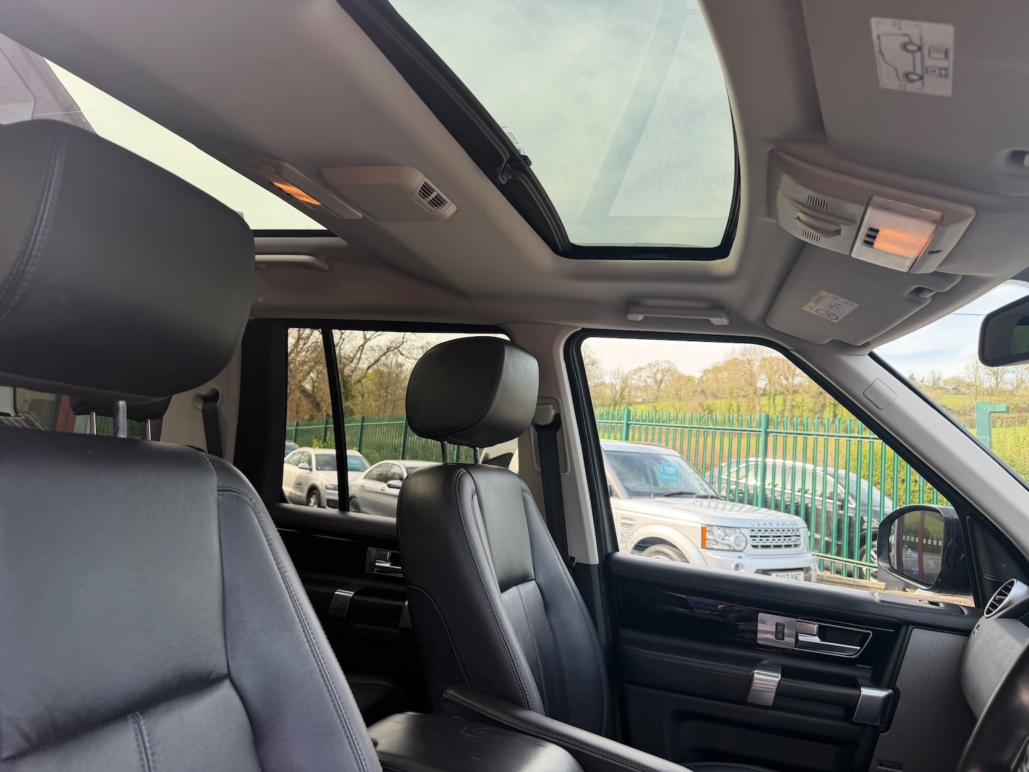 Used Land Rover Discovery 2016 for sale - 78154841: Photo 14