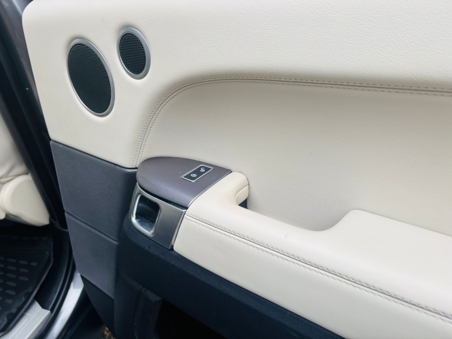 Used Land Rover Range Rover Sport 2017 for sale - 76405806: Photo 26