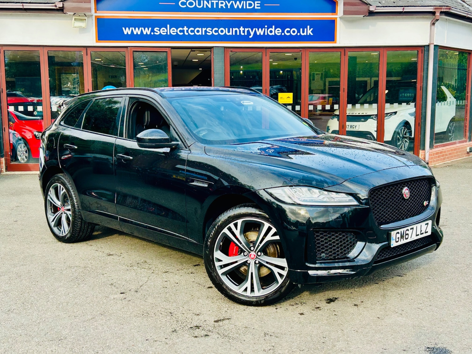 Used Jaguar F-Pace 2017 for sale - 76181952: Photo 1