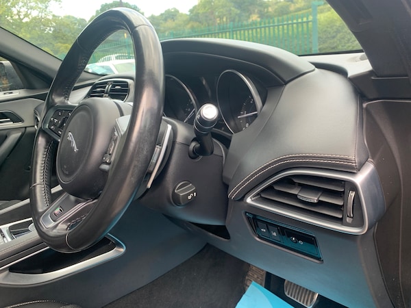 Used Jaguar F-Pace 2017 for sale - 76181952: Photo 17