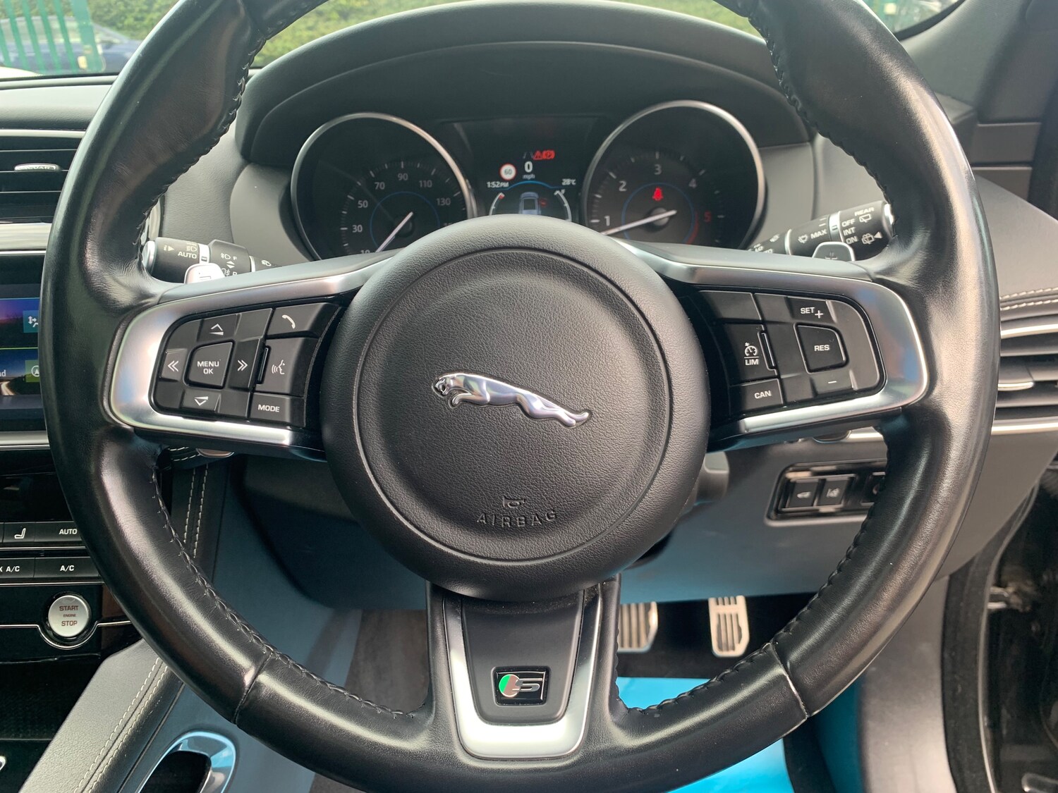 Used Jaguar F-Pace 2017 for sale - 76181952: Photo 18