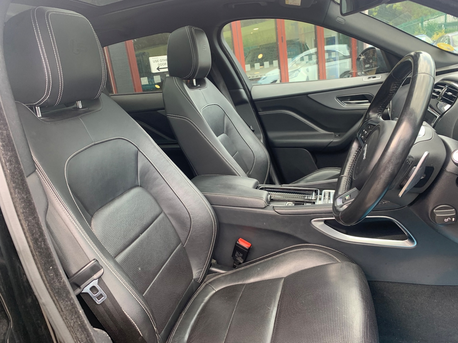 Used Jaguar F-Pace 2017 for sale - 76181952: Photo 19