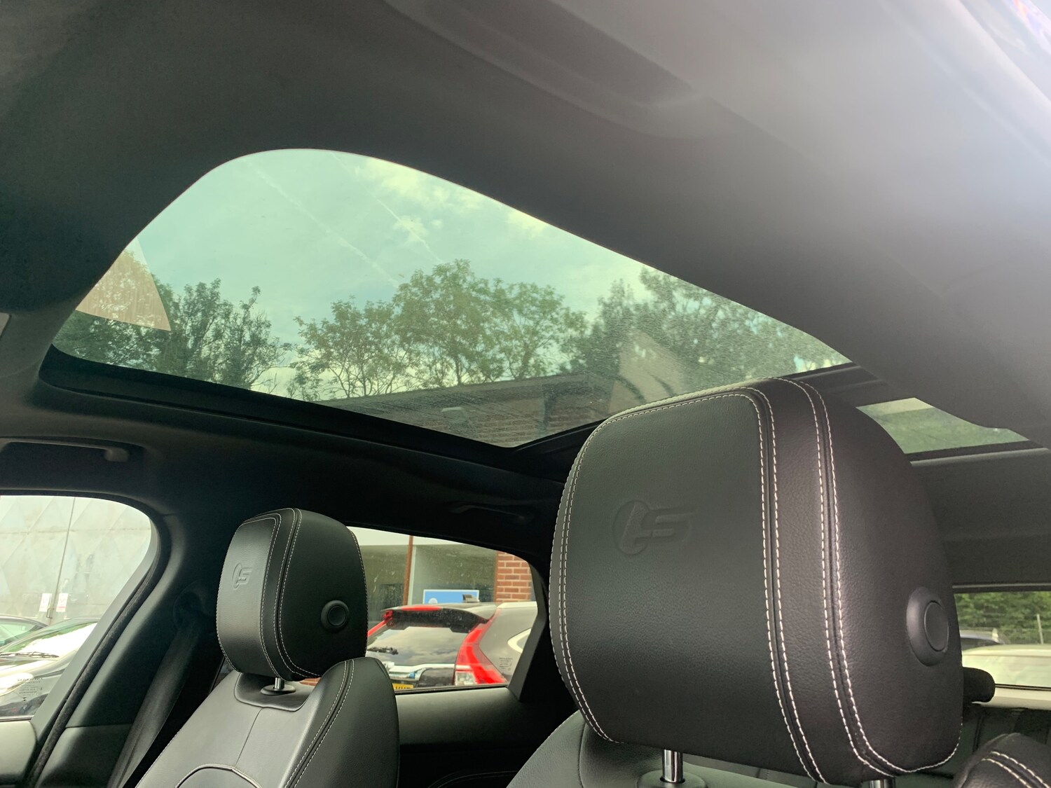 Used Jaguar F-Pace 2017 for sale - 76181952: Photo 23