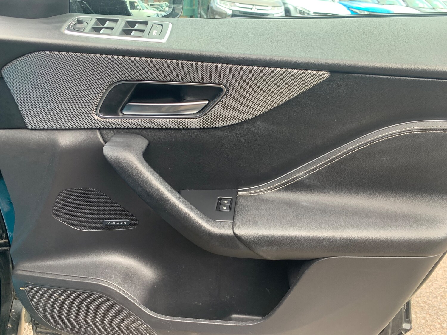 Used Jaguar F-Pace 2017 for sale - 76181952: Photo 31