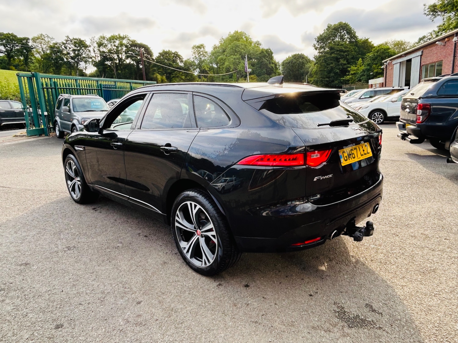 Used Jaguar F-Pace 2017 for sale - 76181952: Photo 5