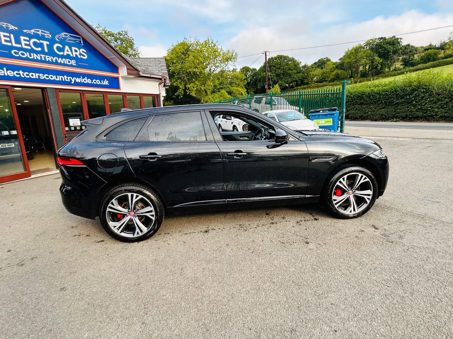 Used Jaguar F-Pace 2017 for sale - 76181952: Photo 8