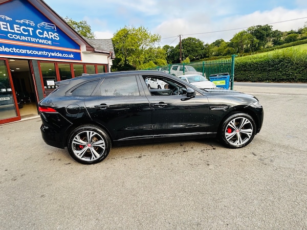 Used Jaguar F-Pace 2017 for sale - 76181952: Photo 8