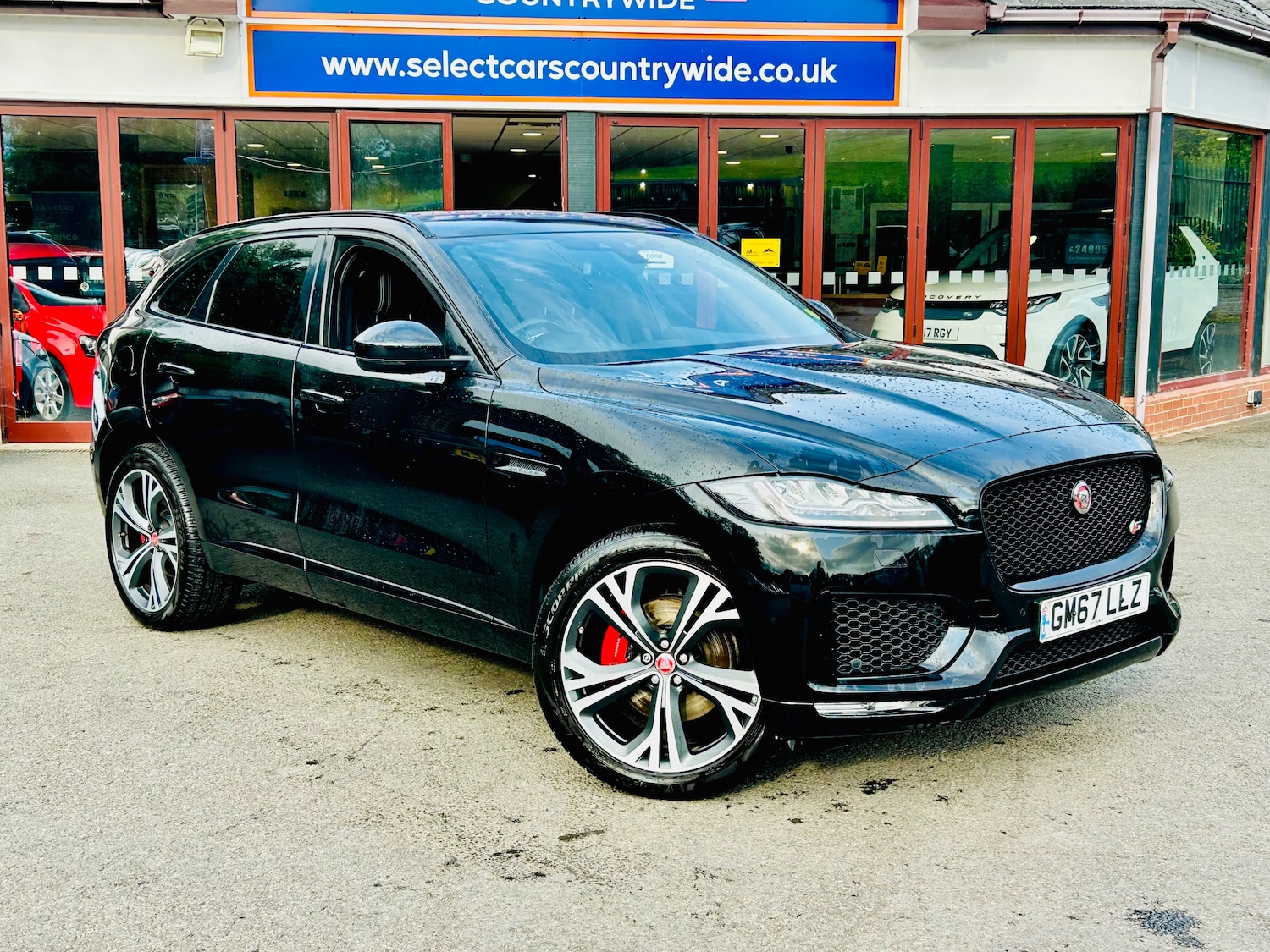 Used Jaguar F-Pace 2017 for sale - 76181952: Photo 9
