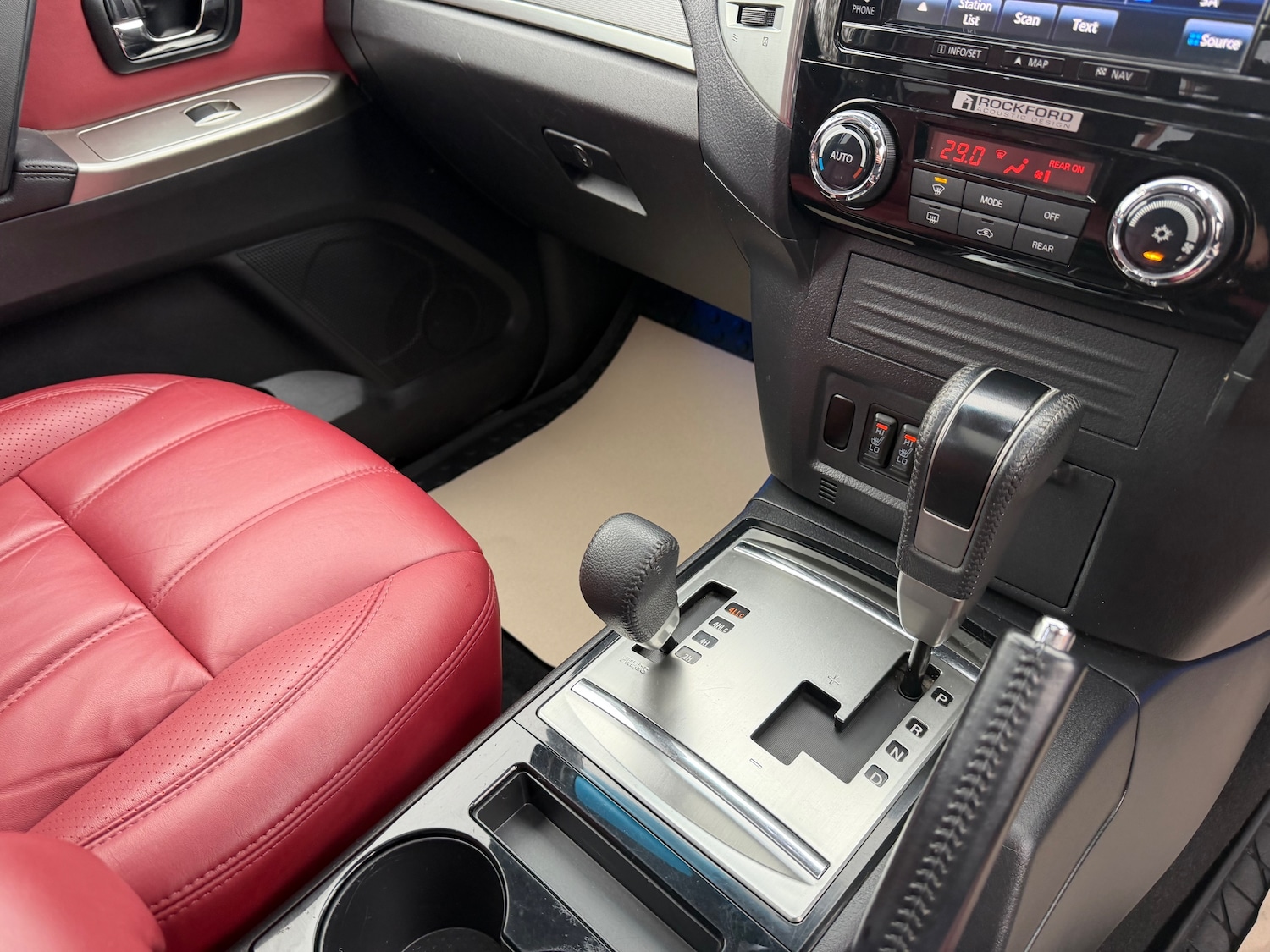 Used Mitsubishi Shogun 2017 for sale - 77570951: Photo 19