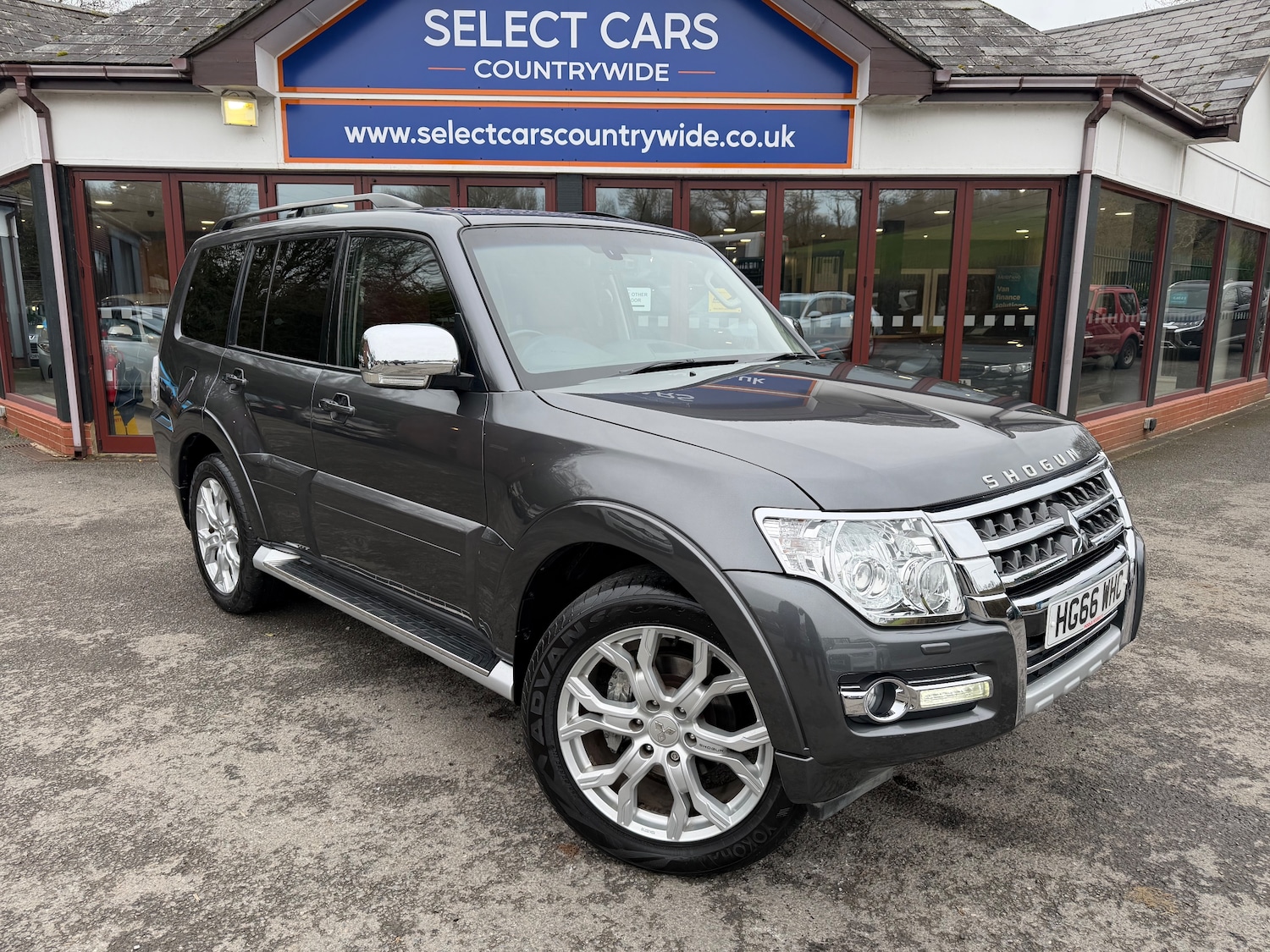 Used Mitsubishi Shogun 2017 for sale - 77570951: Photo 2