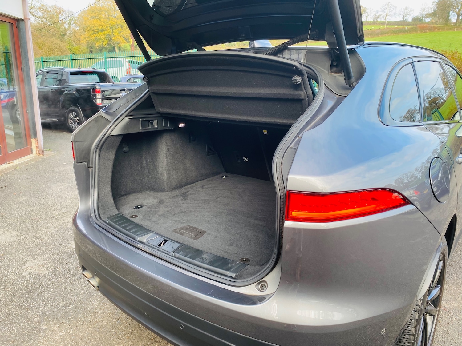 Used Jaguar F-Pace 2018 for sale - 76706700: Photo 12