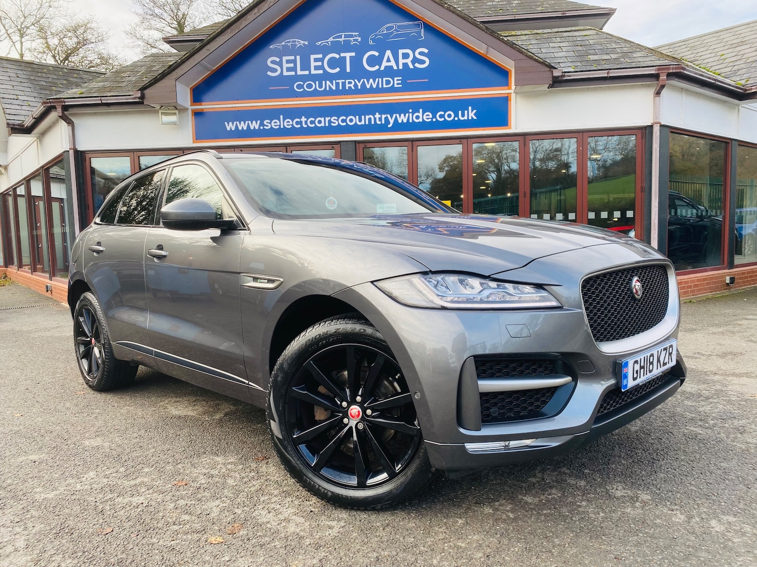 Used Jaguar F-Pace 2018 for sale - 76706700: Photo 2