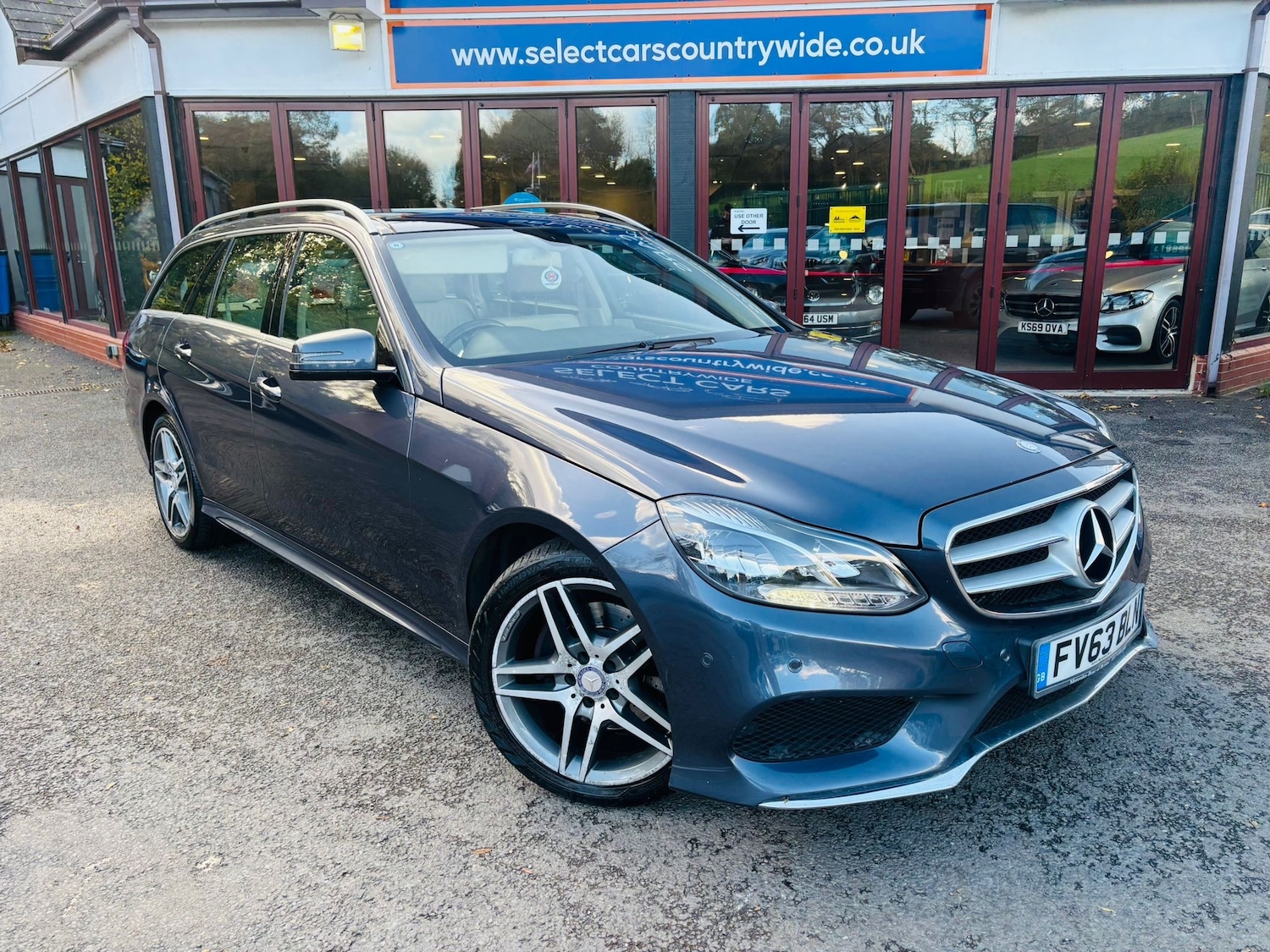 Used Mercedes-Benz E Class 2013 for sale - 76391936: Photo 2