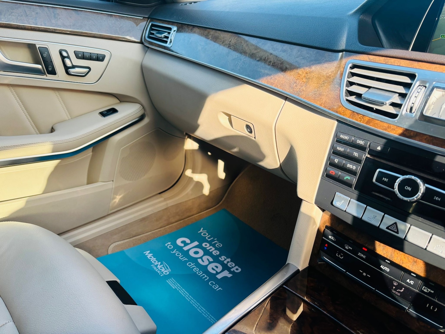 Used Mercedes-Benz E Class 2013 for sale - 76391936: Photo 26