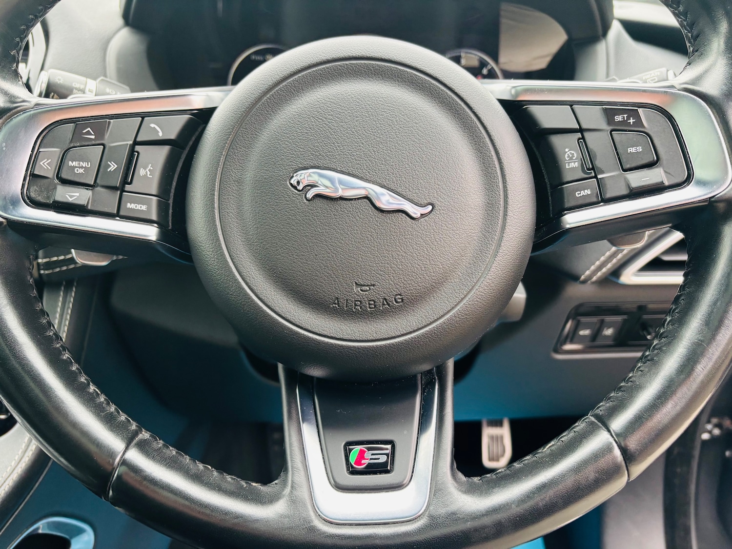 Used Jaguar F-Pace 2017 for sale - 76143623: Photo 17