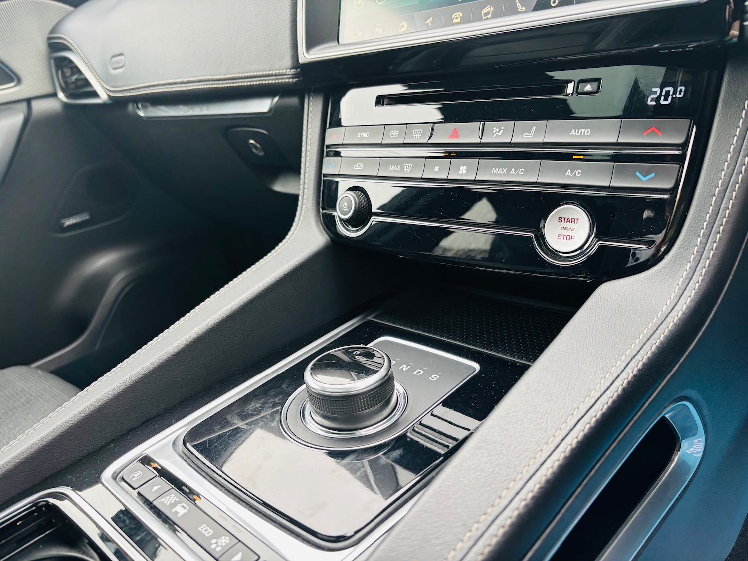 Used Jaguar F-Pace 2017 for sale - 76143623: Photo 19