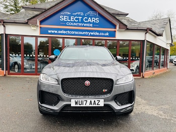 Used Jaguar F-Pace 2017 for sale - 76143623: Photo