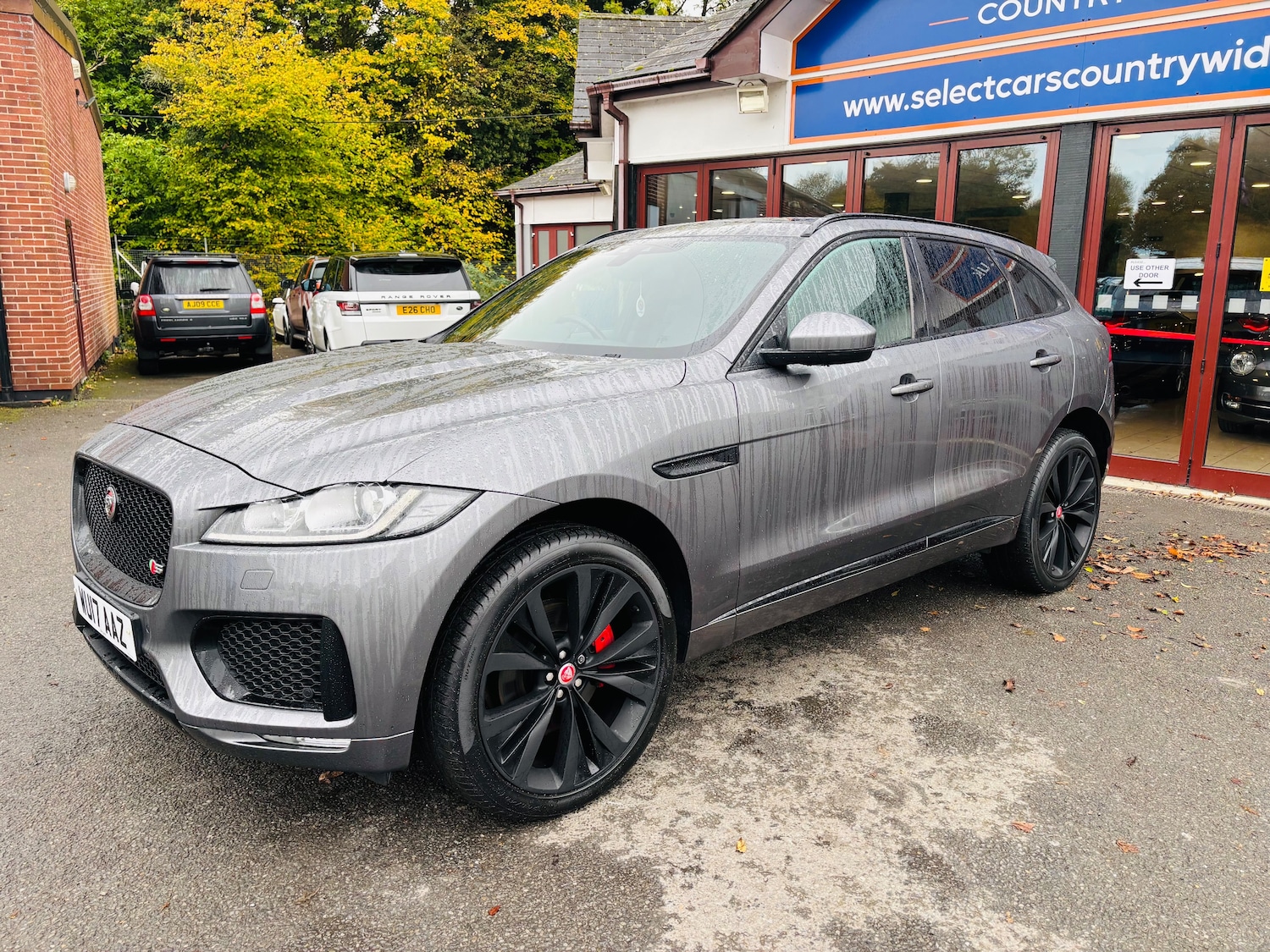 Used Jaguar F-Pace 2017 for sale - 76143623: Photo 4