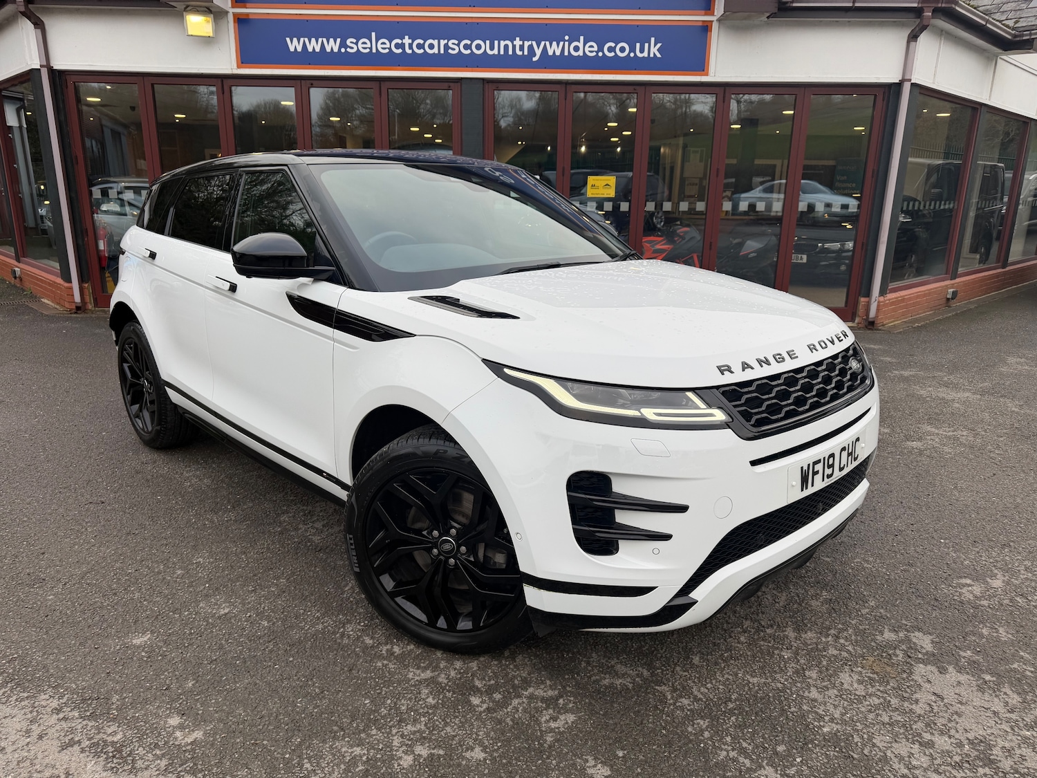 Used Land Rover Range Rover Evoque 2019 for sale - 77608066: Photo 2