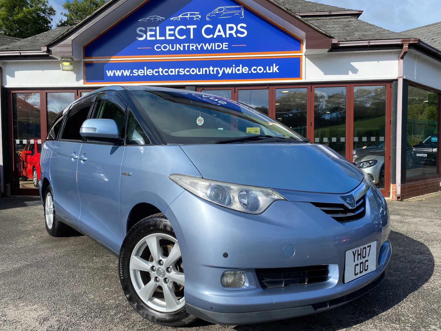 Used Toyota Estima 2020 for sale - 75694707: Photo 2