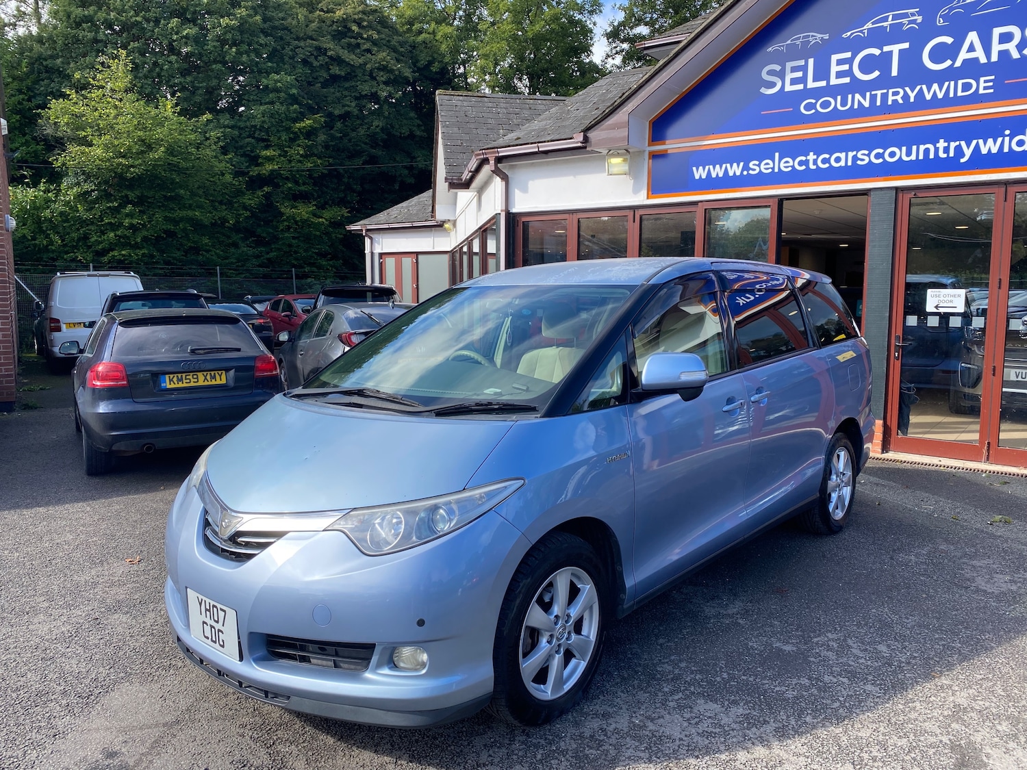 Used Toyota Estima 2020 for sale - 75694707: Photo 4