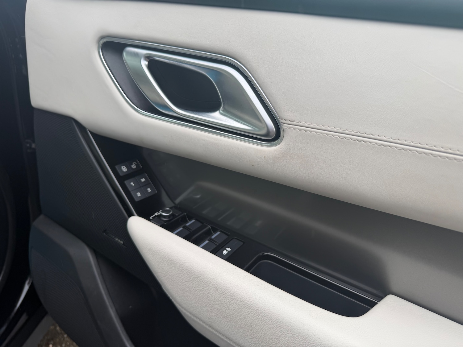 Used Land Rover Range Rover Velar 2018 for sale - 77262887: Photo 11