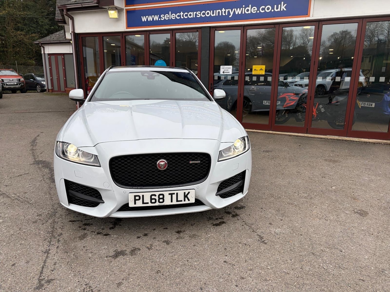 Used Jaguar XF 2018 for sale - 77747434: Photo 2