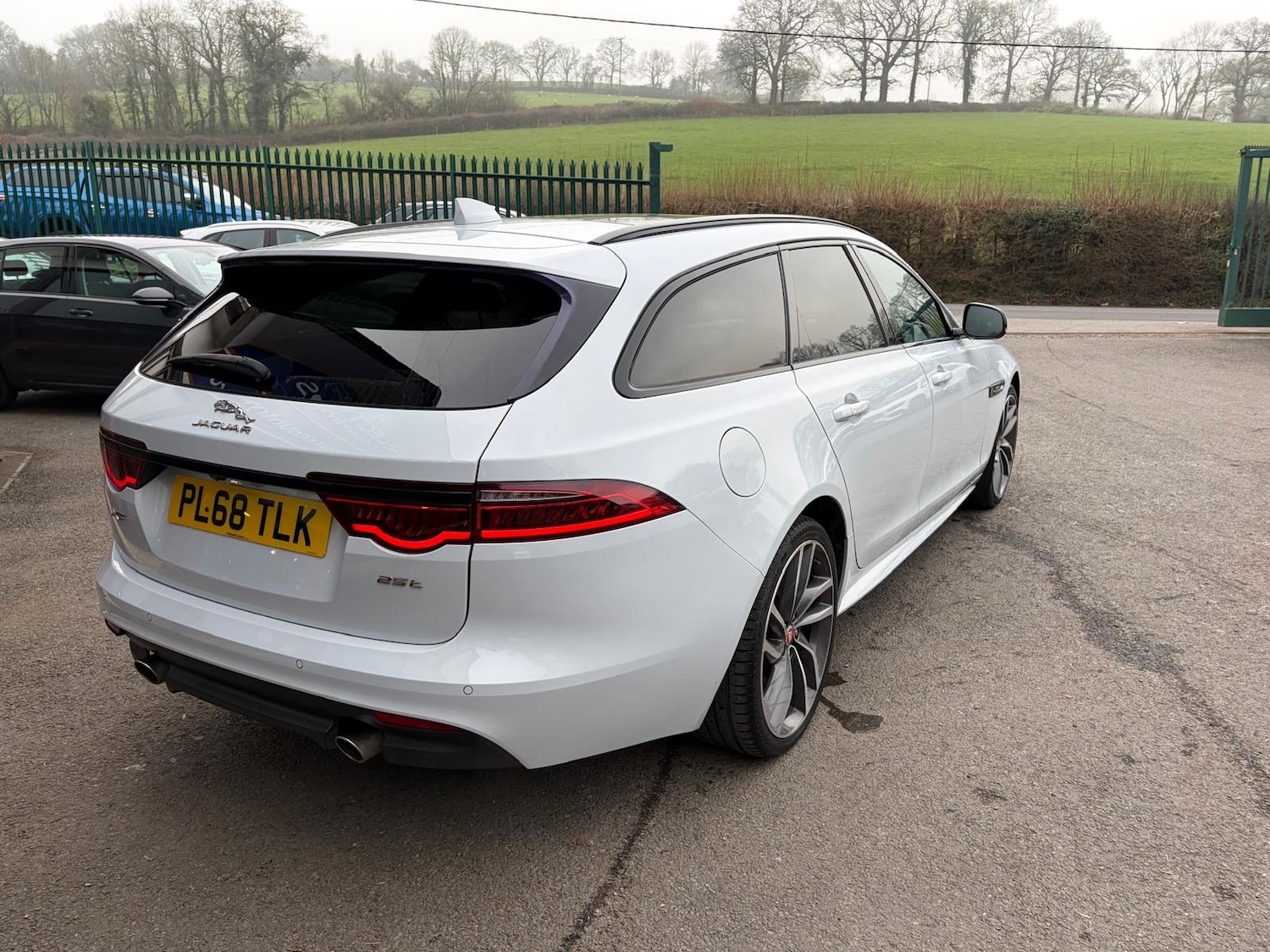 Used Jaguar XF 2018 for sale - 77747434: Photo 4