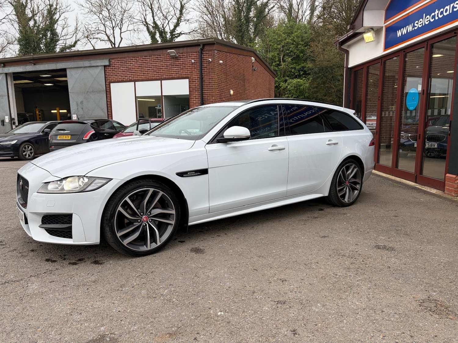 Used Jaguar XF 2018 for sale - 77747434: Photo 5