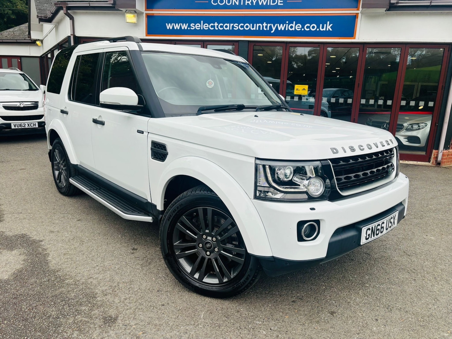 Used Land Rover Discovery 4 2016 for sale - 76357806: Photo 2
