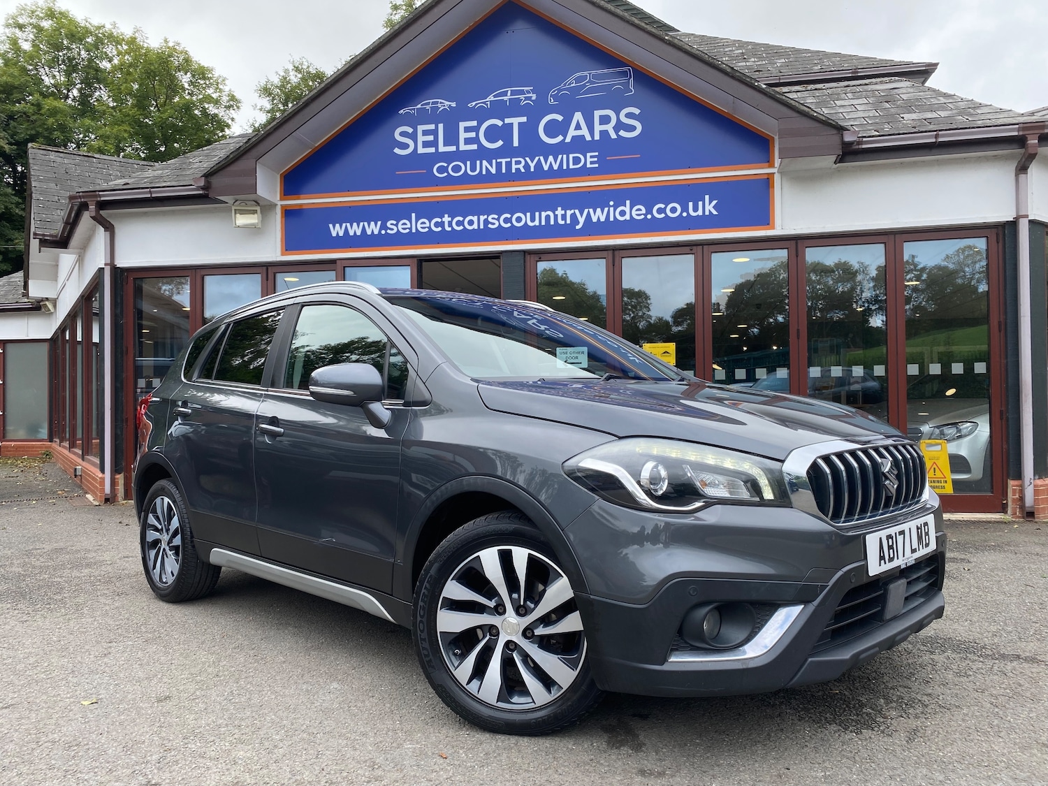 Used Suzuki SX4 2017 for sale - 76334648: Photo 1