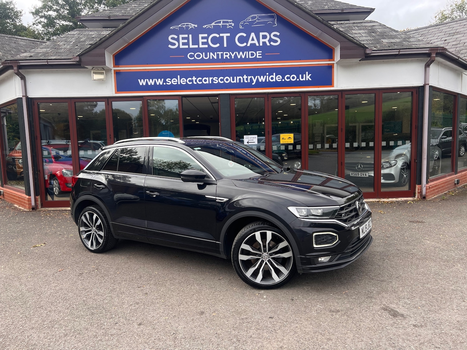 Used Volkswagen T-Roc 2019 for sale - 76120156: Photo 1