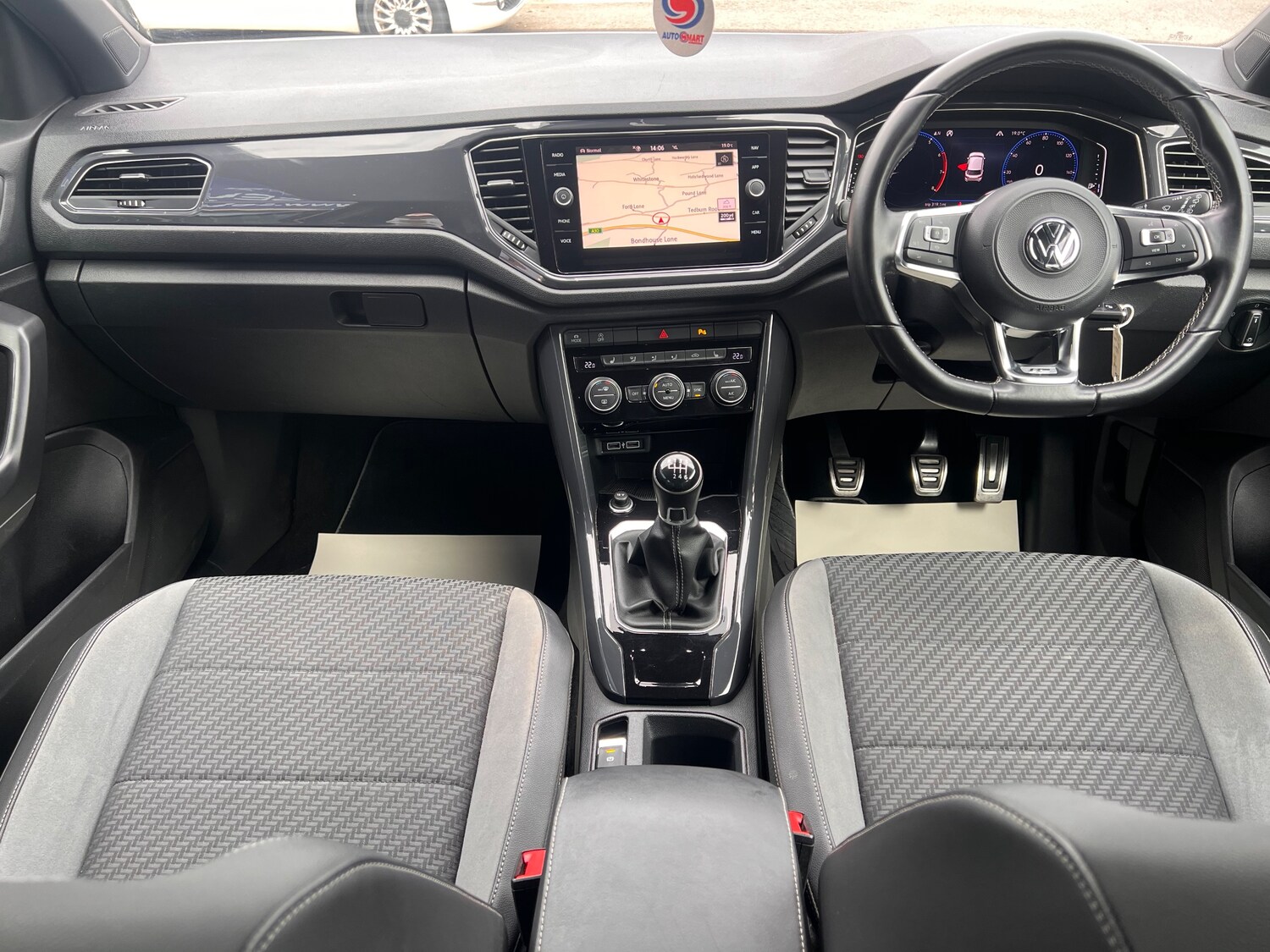 Used Volkswagen T-Roc 2019 for sale - 76120156: Photo 10