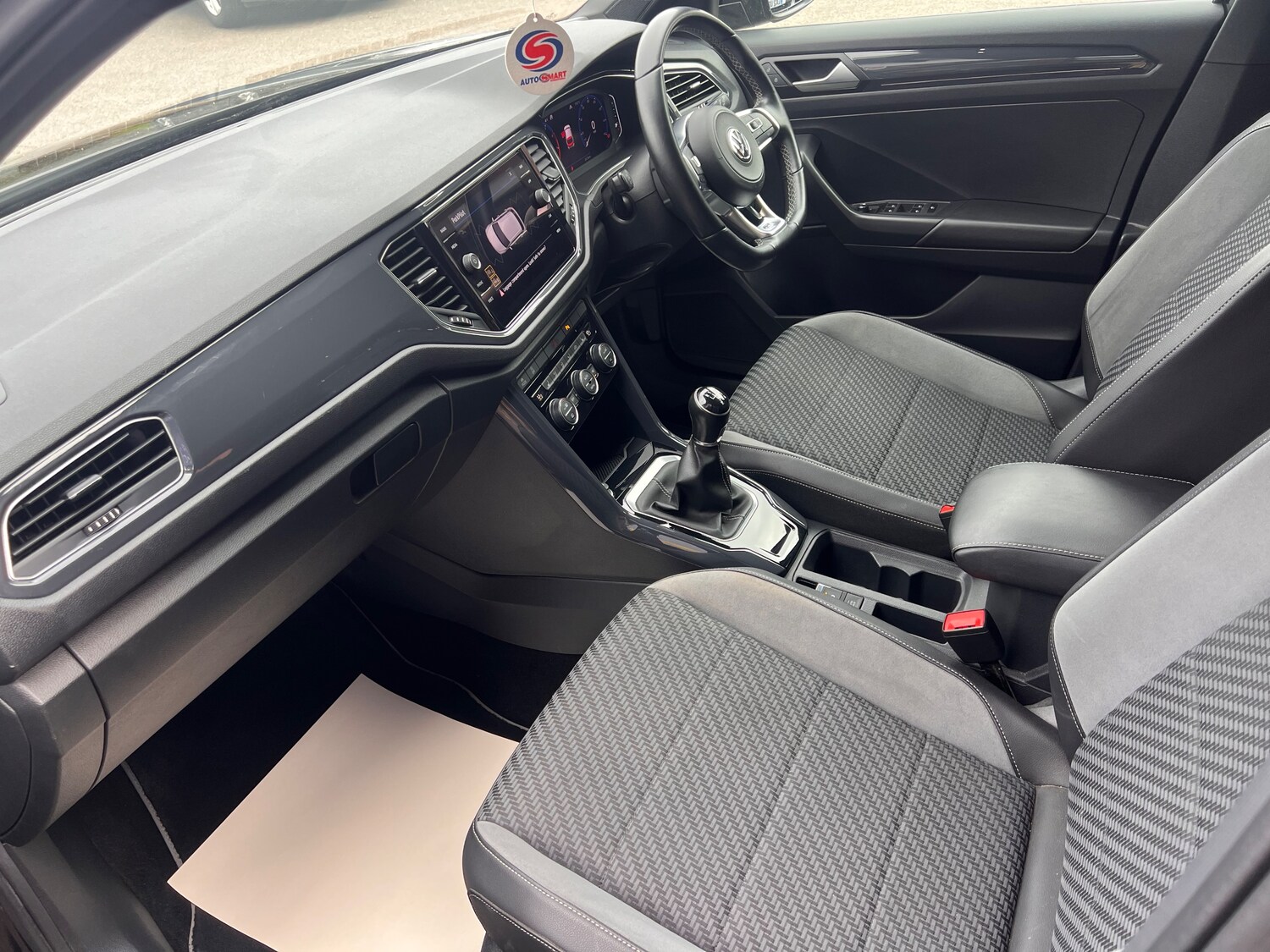 Used Volkswagen T-Roc 2019 for sale - 76120156: Photo 11