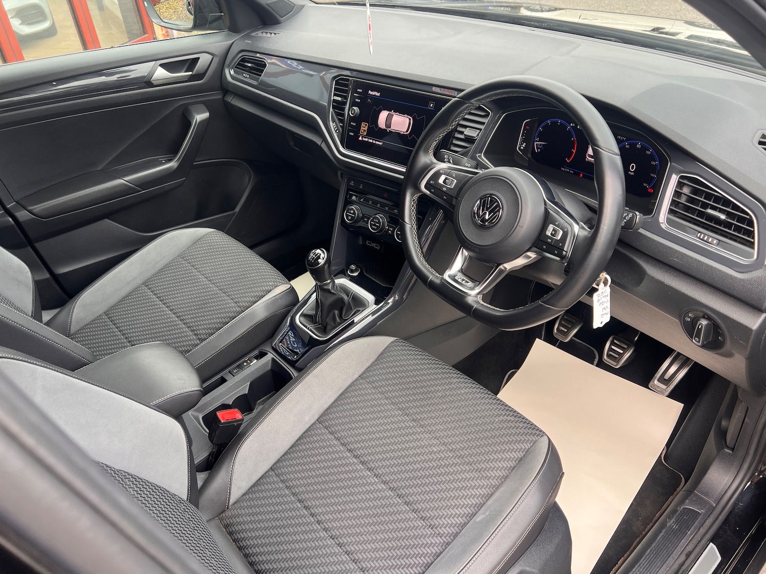 Used Volkswagen T-Roc 2019 for sale - 76120156: Photo 8