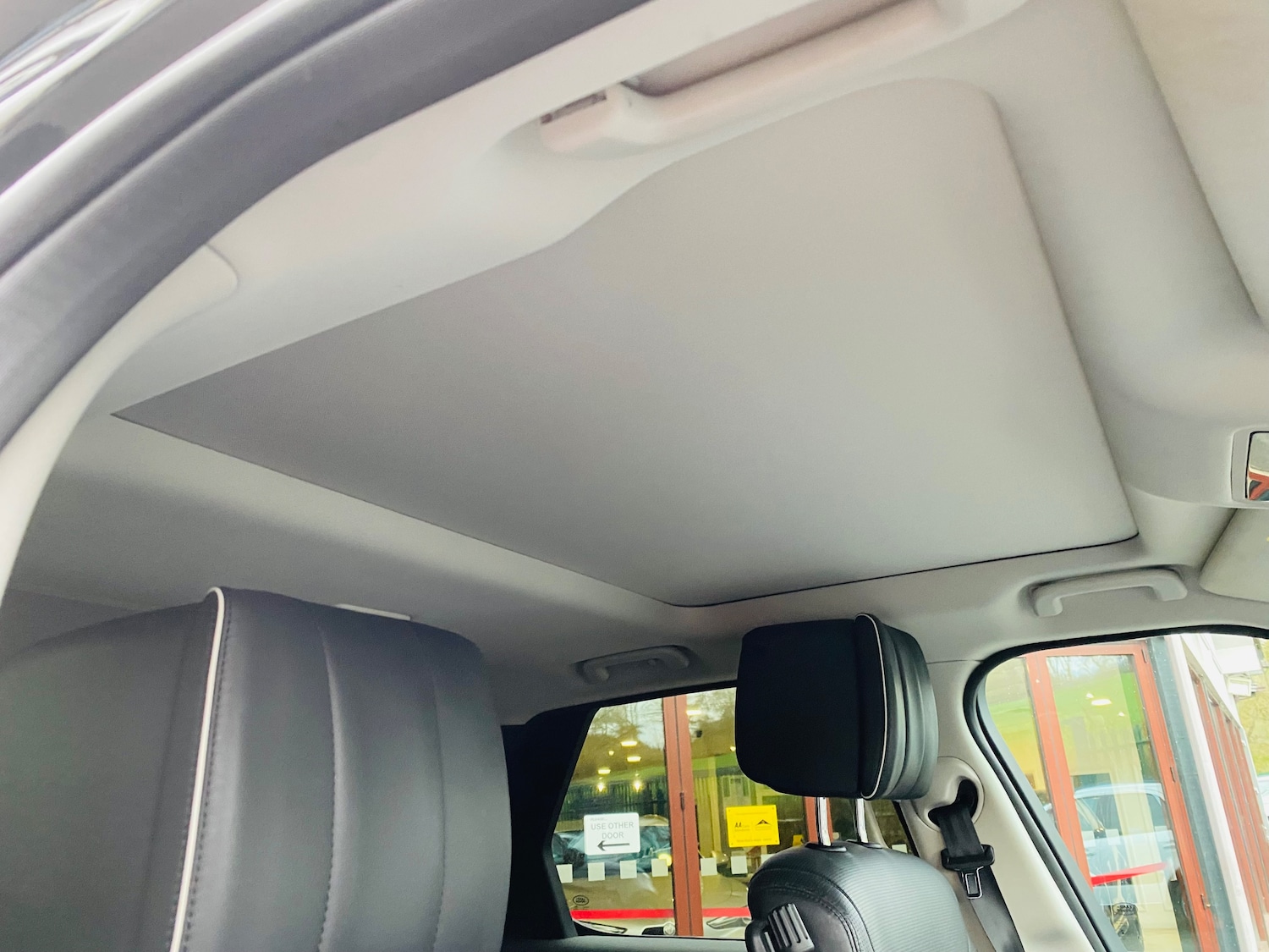 Used Land Rover Discovery 2017 for sale - 76706728: Photo 32