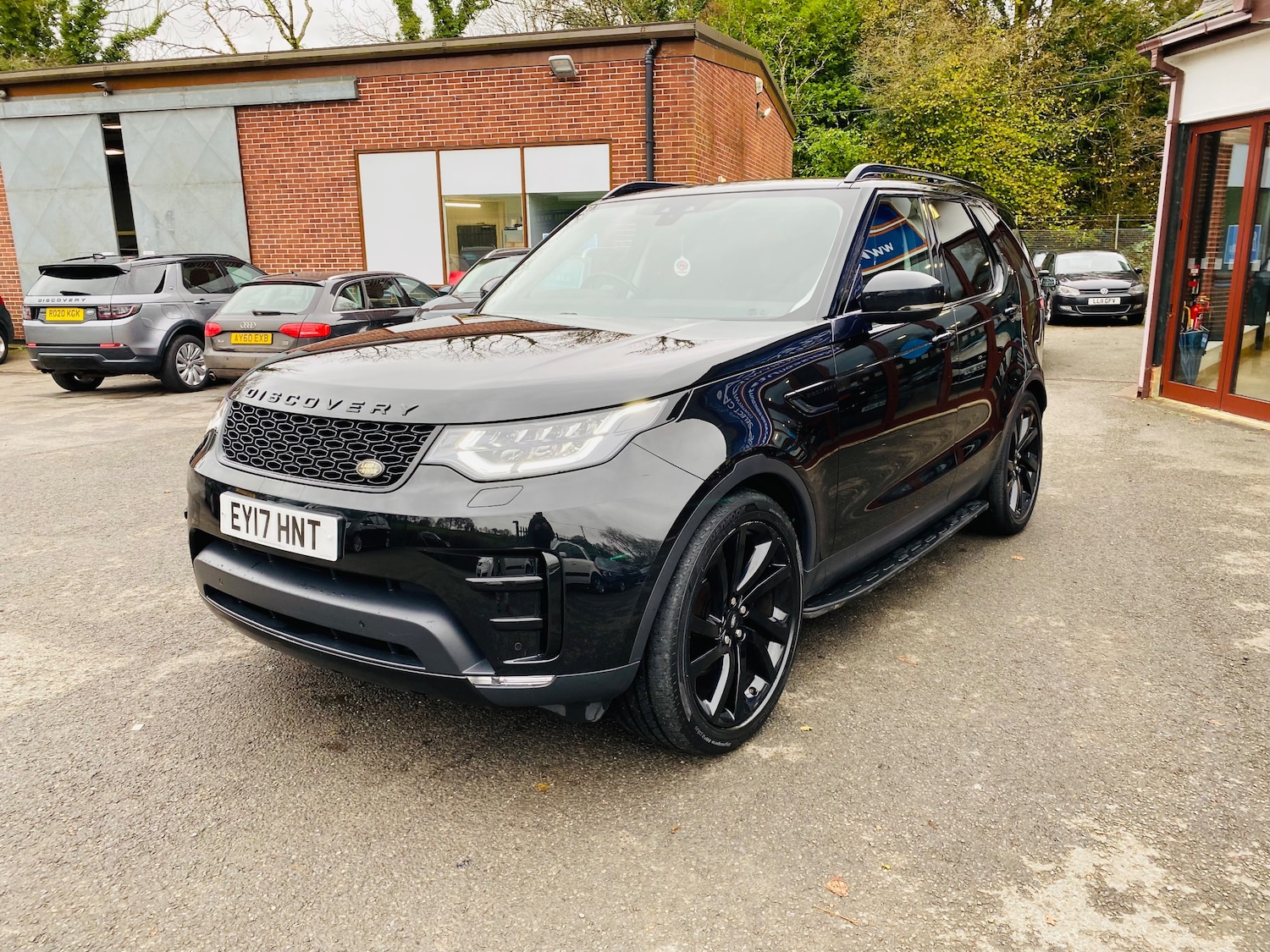 Used Land Rover Discovery 2017 for sale - 76706728: Photo 4