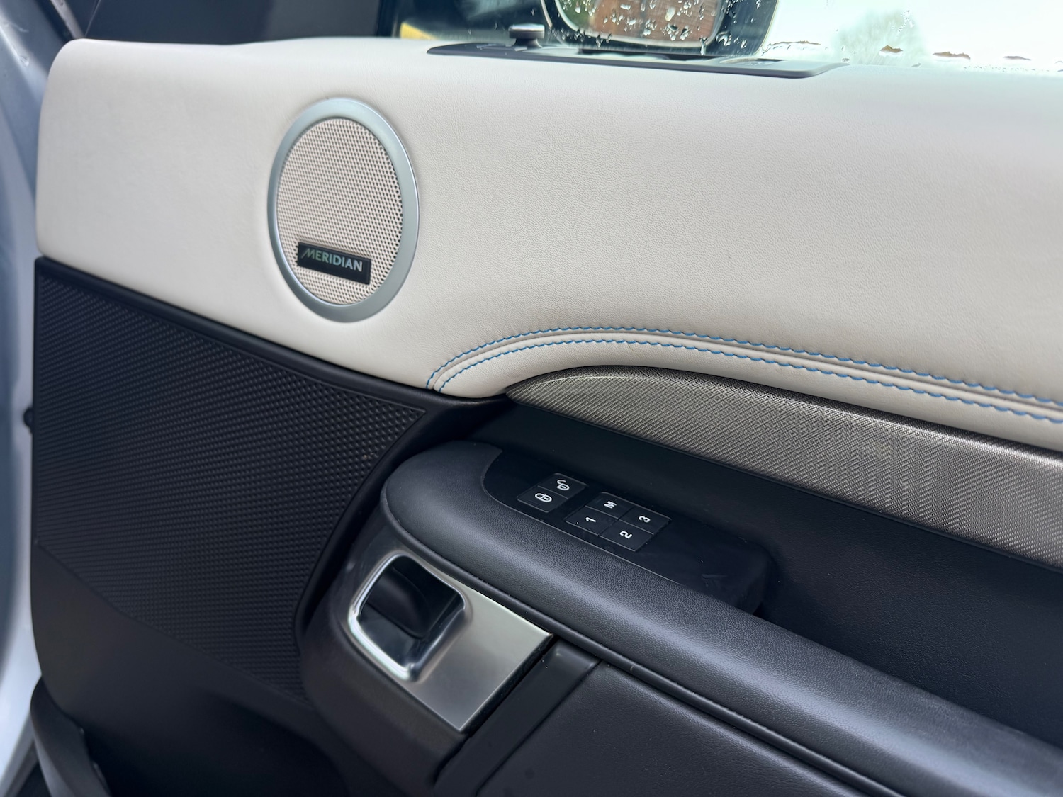 Used Land Rover Discovery 2018 for sale - 77139276: Photo 11