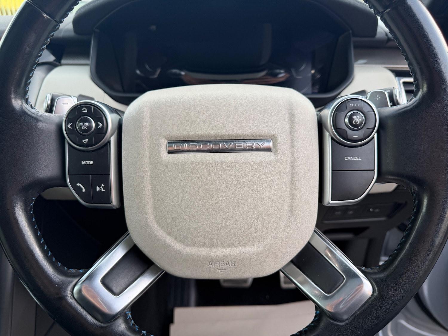 Used Land Rover Discovery 2018 for sale - 77139276: Photo 16