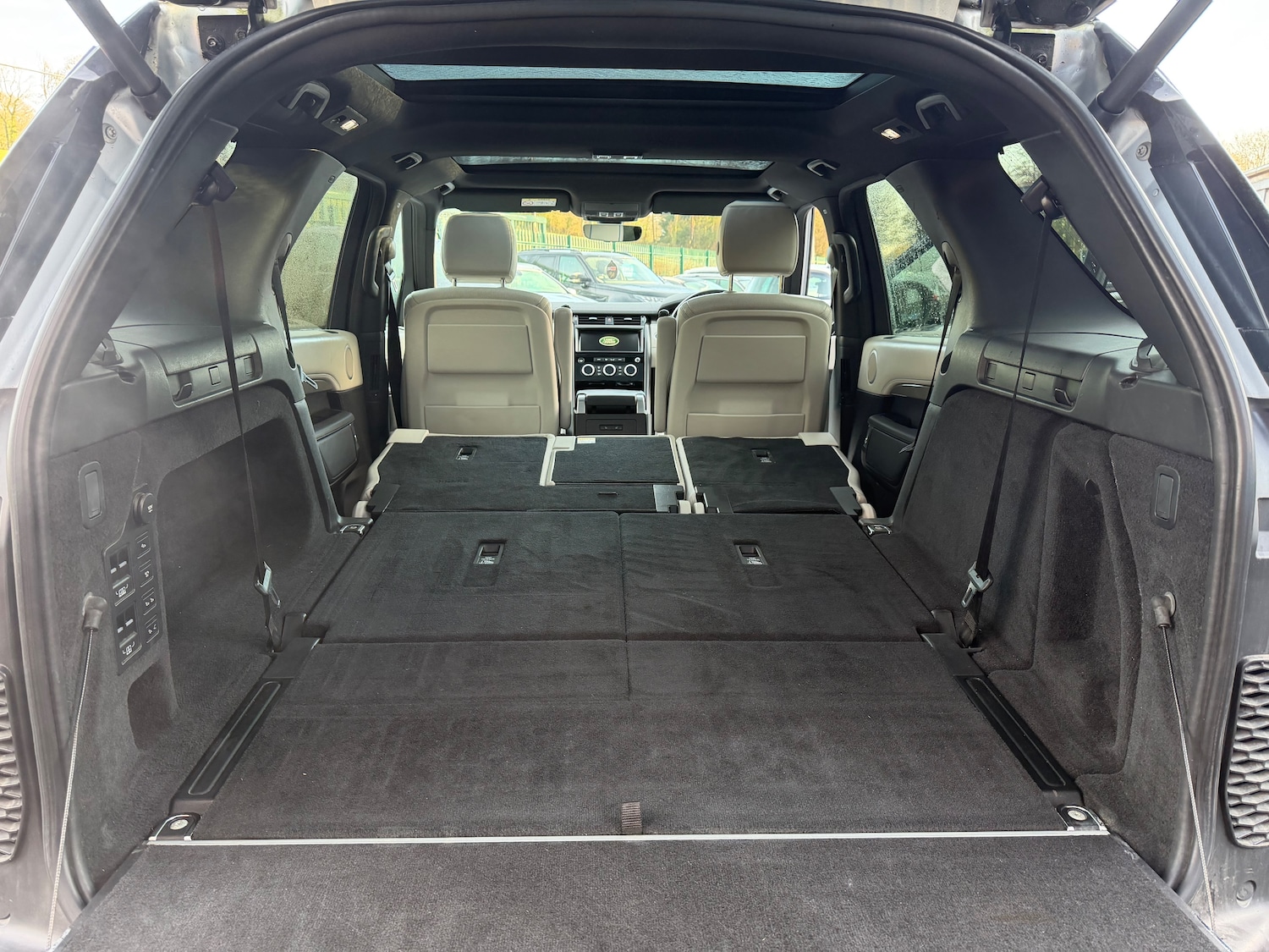 Used Land Rover Discovery 2018 for sale - 77139276: Photo 33