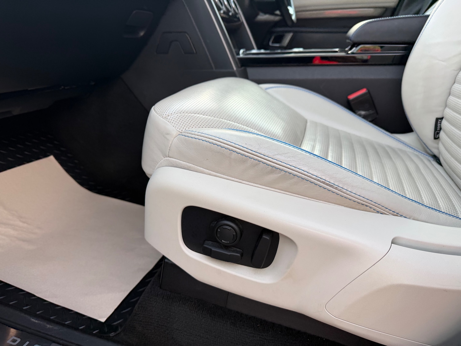 Used Land Rover Discovery 2018 for sale - 77139276: Photo 43