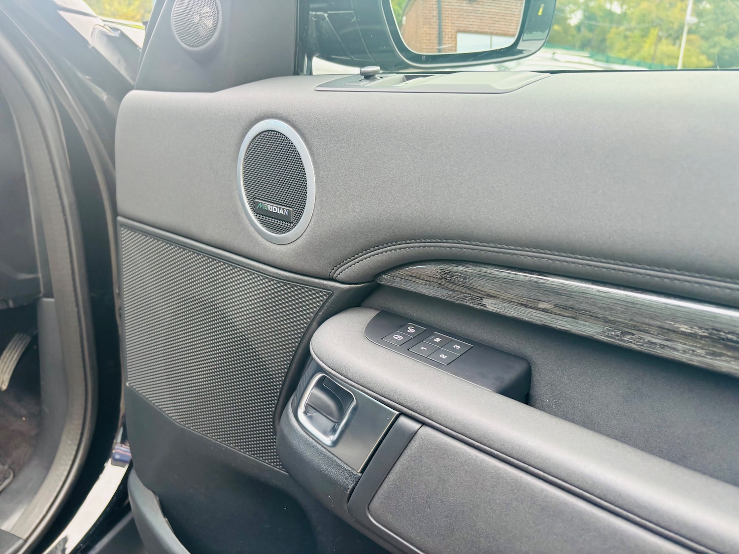 Used Land Rover Discovery 2020 for sale - 75937906: Photo 12