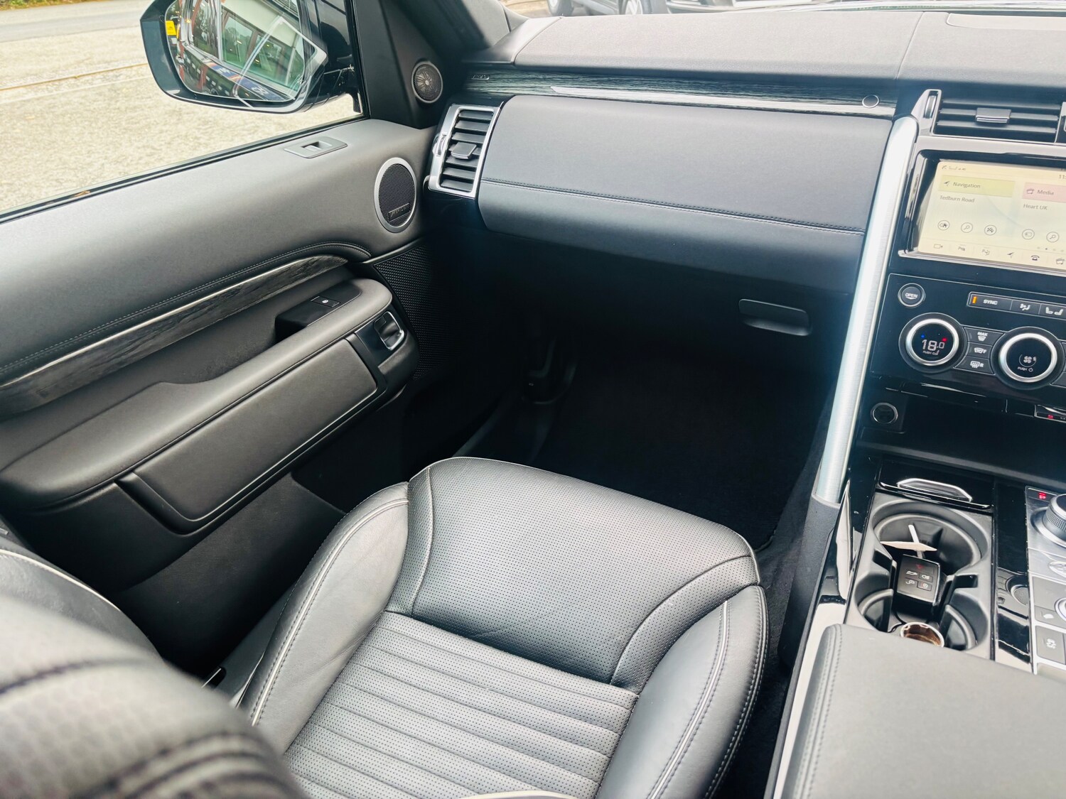 Used Land Rover Discovery 2020 for sale - 75937906: Photo 22