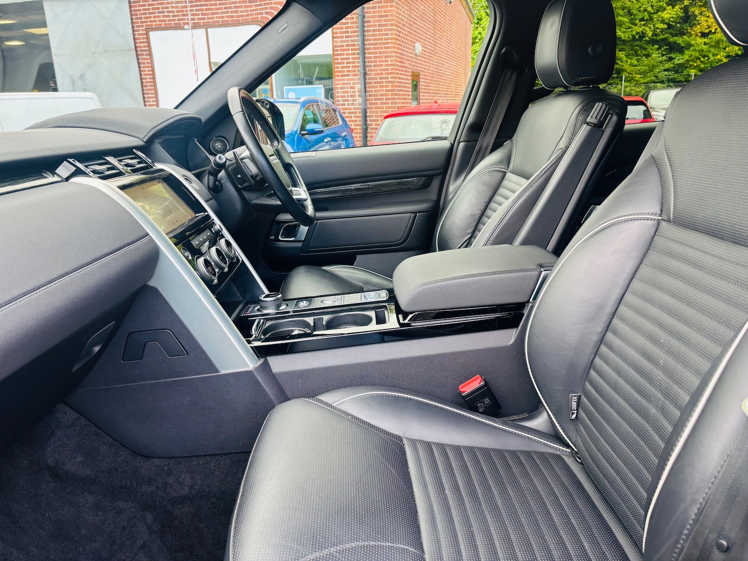 Used Land Rover Discovery 2020 for sale - 75937906: Photo 31