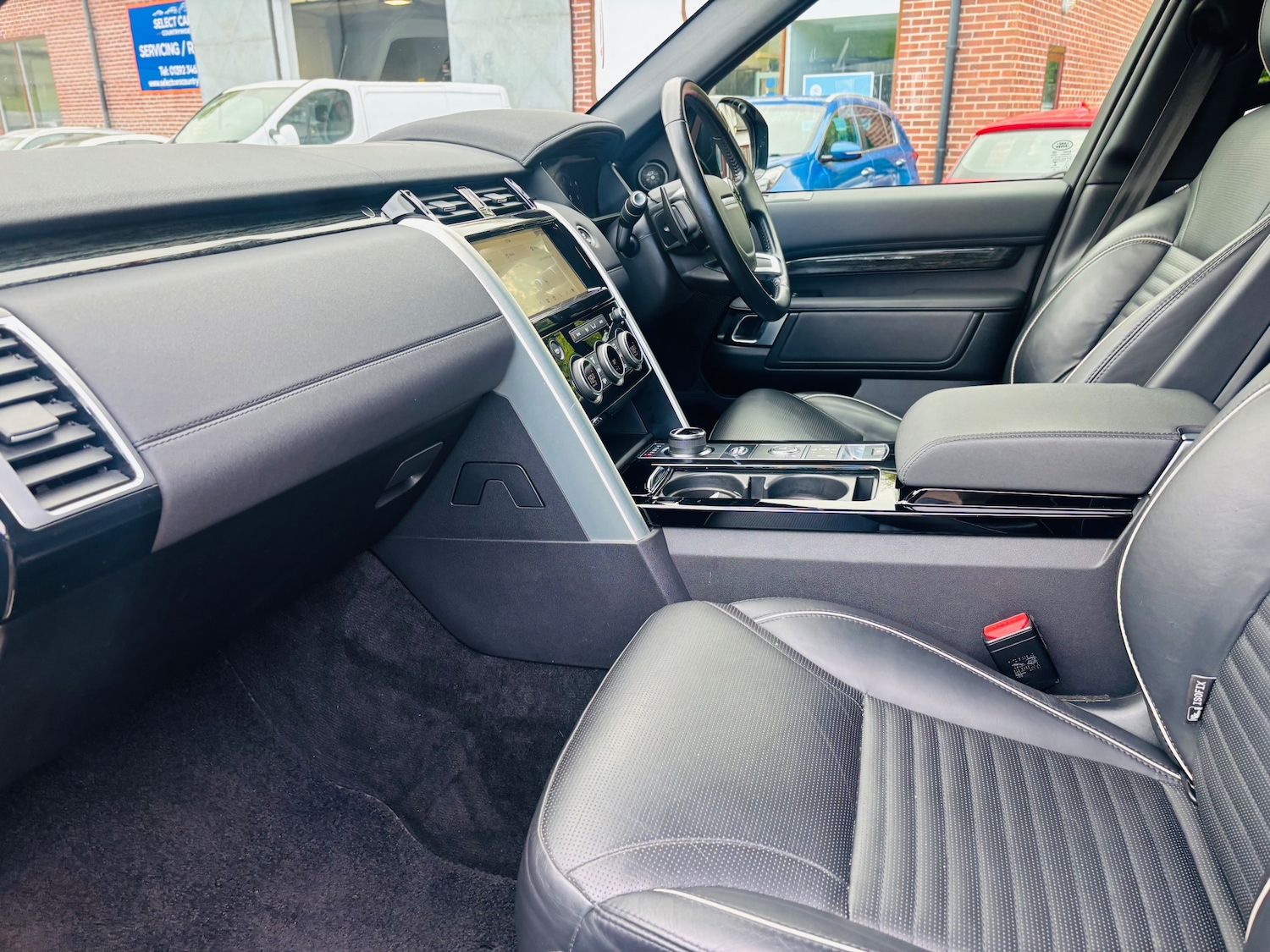 Used Land Rover Discovery 2020 for sale - 75937906: Photo 32