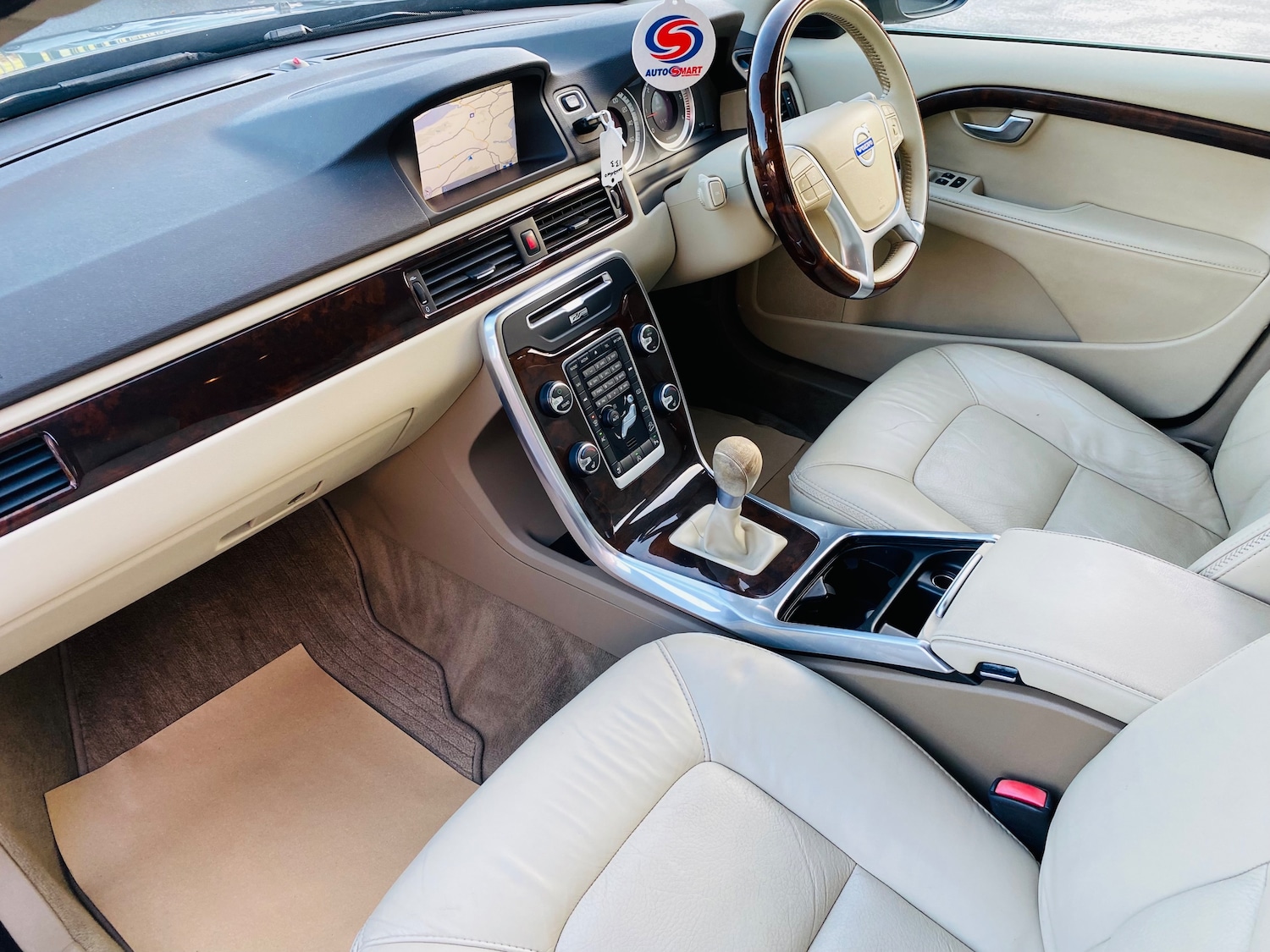 Used Volvo XC70 2012 for sale - 76892350: Photo 16